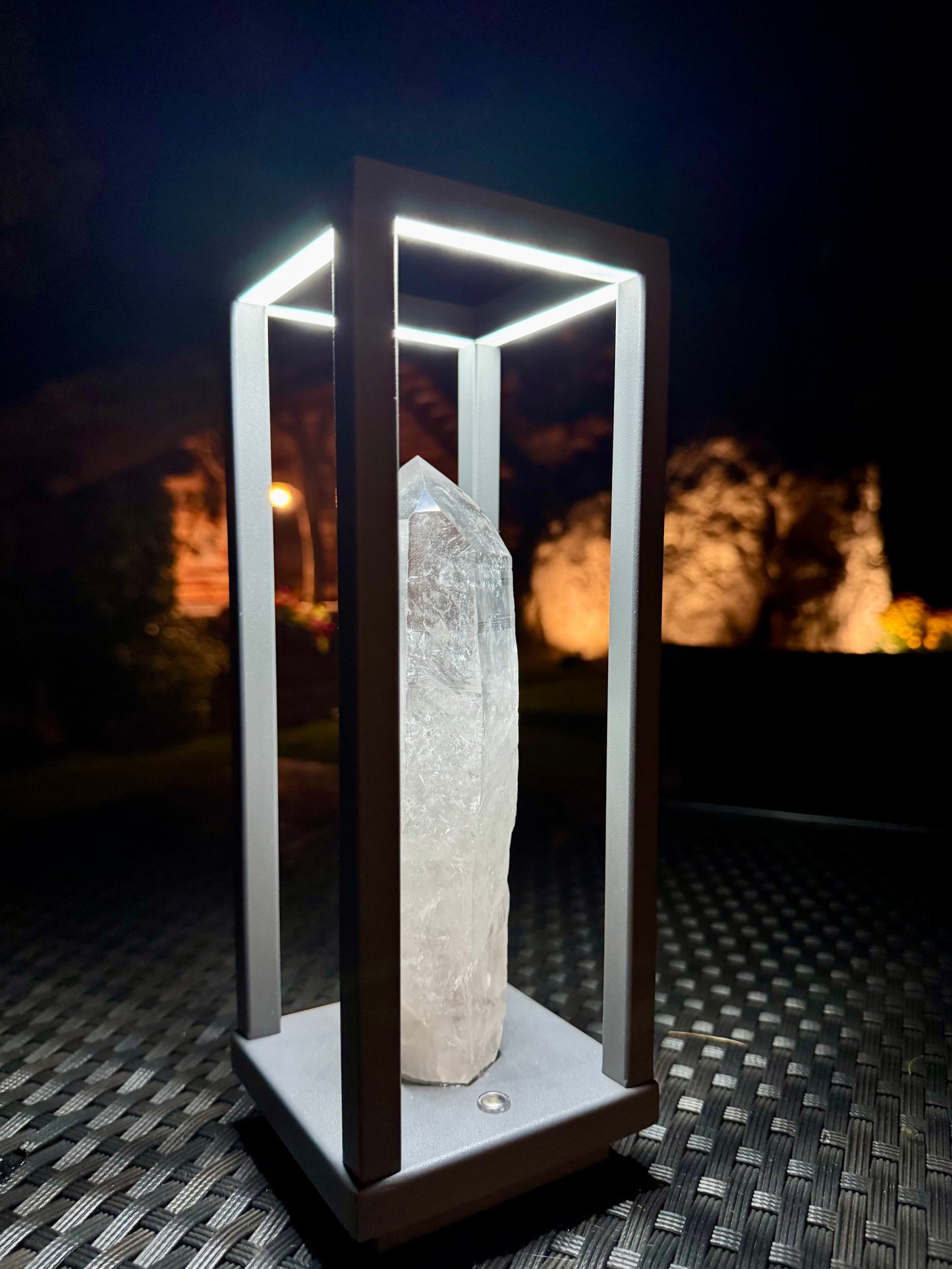 Lampada da tavolo con cristallo di rocca