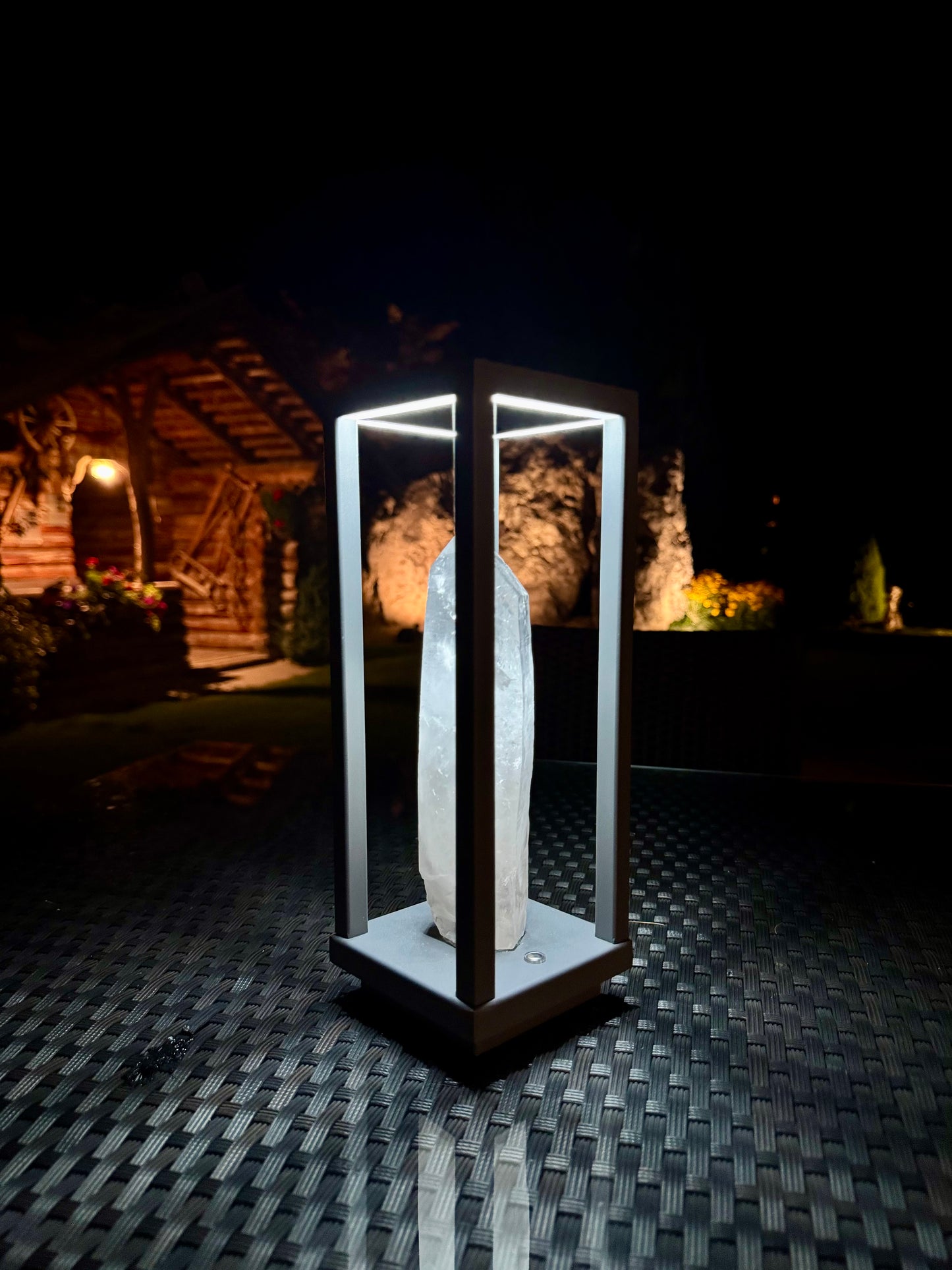 Lampada da tavolo con cristallo di rocca