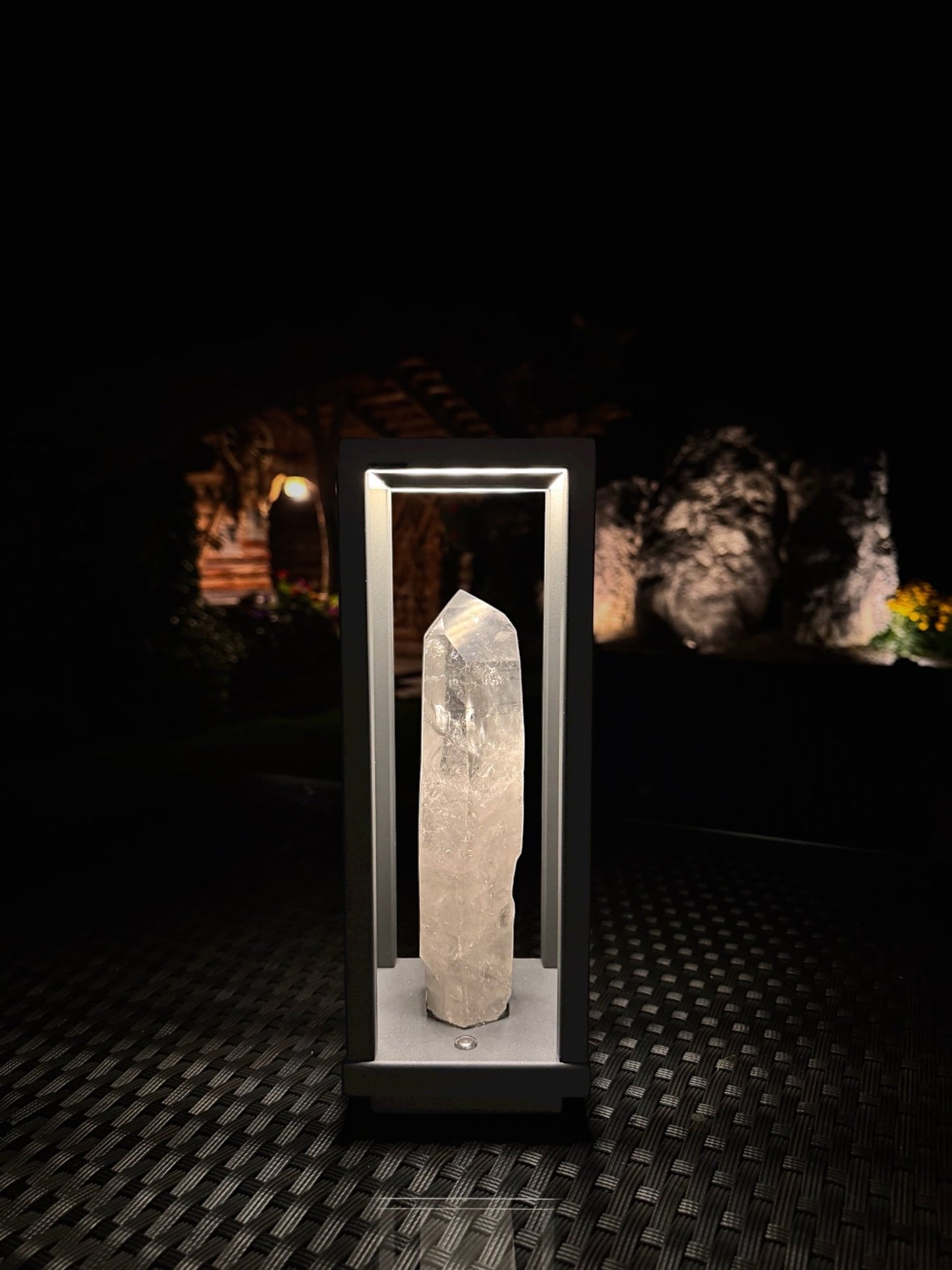Table Lamp with Rock Crystal - Mitho by Mineralienhotel