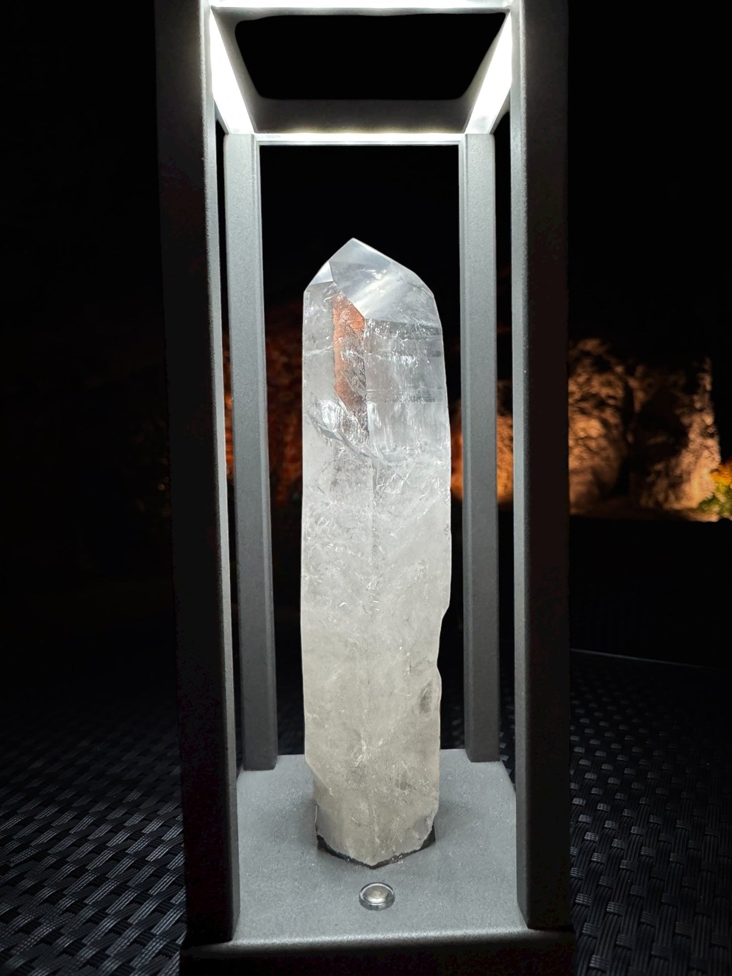 Table Lamp with Rock Crystal - Mitho by Mineralienhotel