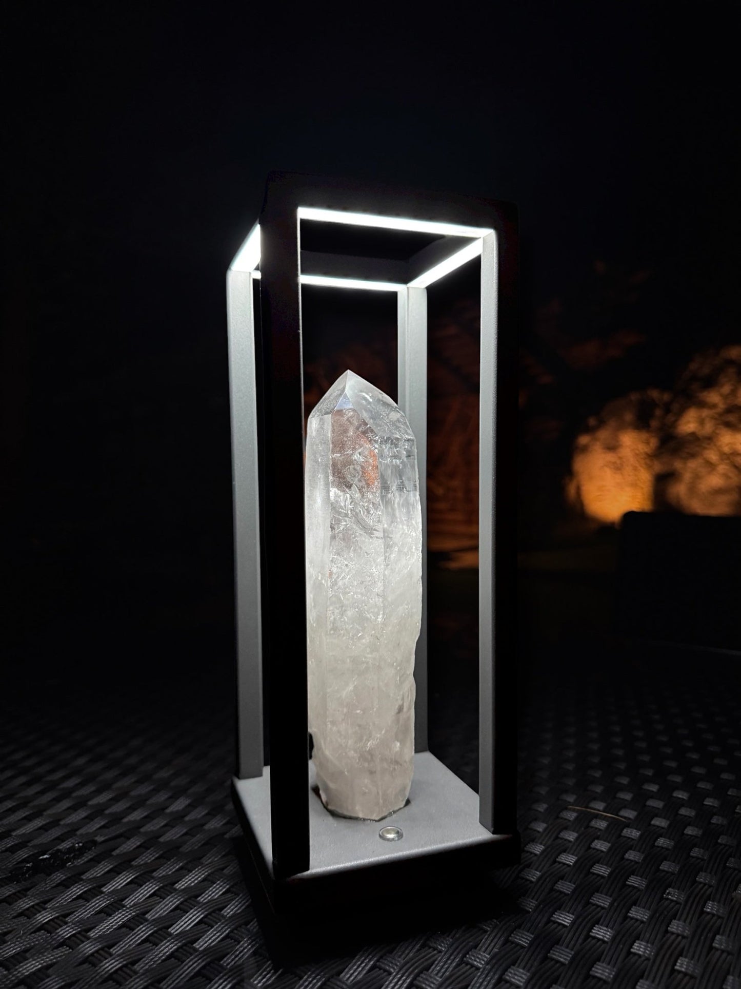 Table Lamp with Rock Crystal - Mitho by Mineralienhotel