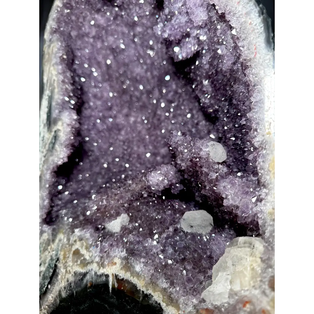 Amethyst-Druse mit Kalzit und Quarz Kristallen, Mineralien Dekoration, Edelstein Schmuck
