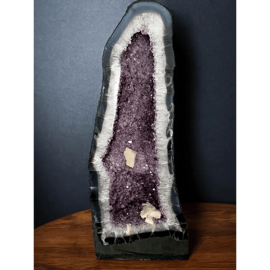 Amethyst druse with natural calcite inclusion - Mitho by Mineralienhotel