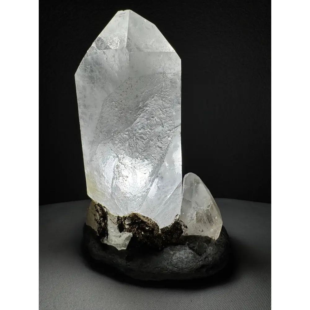Transparenter Bergkristall-Cluster für Bergkristall-Lampe mit kleinem Kristallspitz