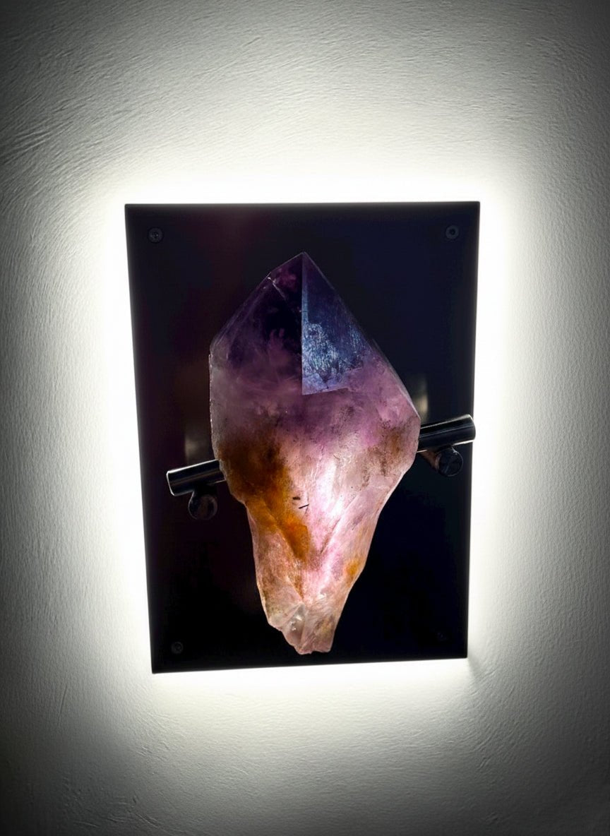 Handcrafted Amethyst Wall Lamp - Mitho by Mineralienhotel