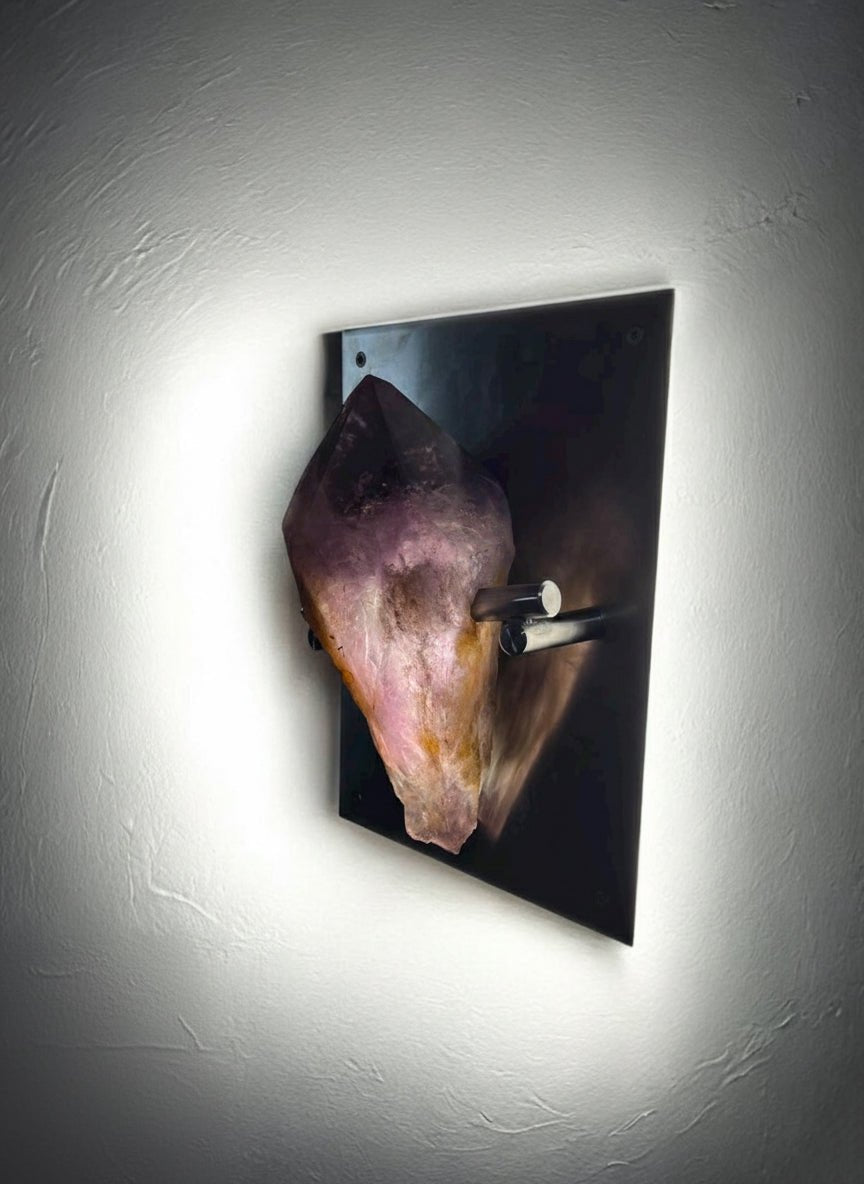 Handcrafted Amethyst Wall Lamp - Mitho by Mineralienhotel