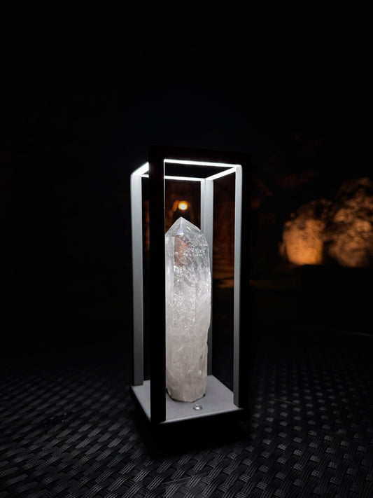 Table Lamp with Rock Crystal - Mitho by Mineralienhotel