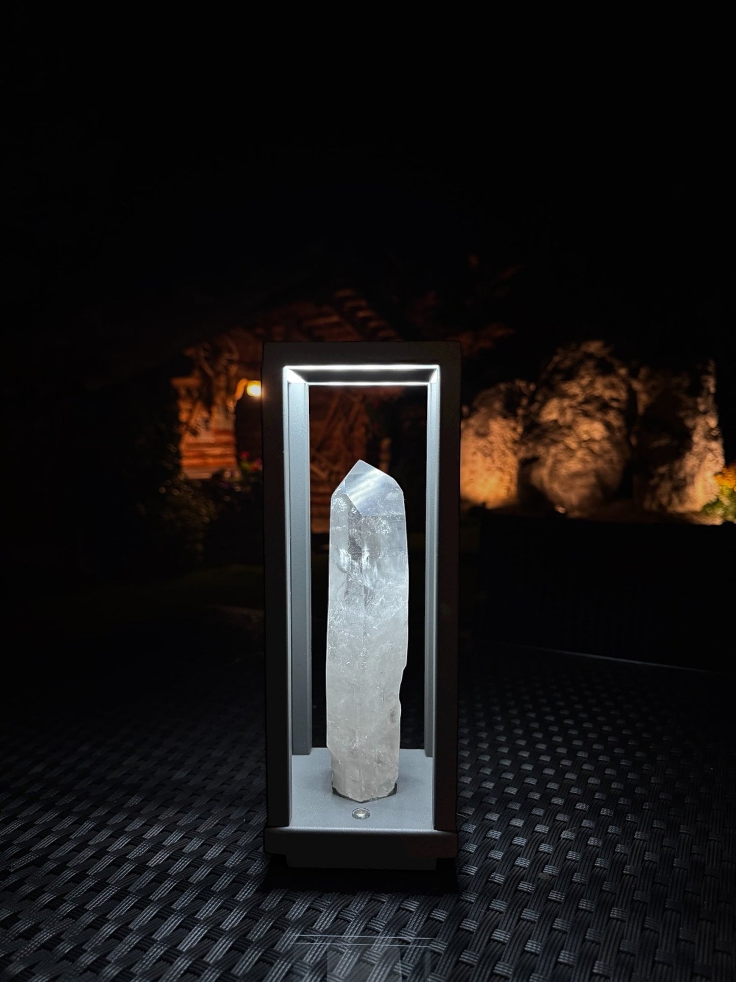 Table Lamp with Rock Crystal - Mitho by Mineralienhotel
