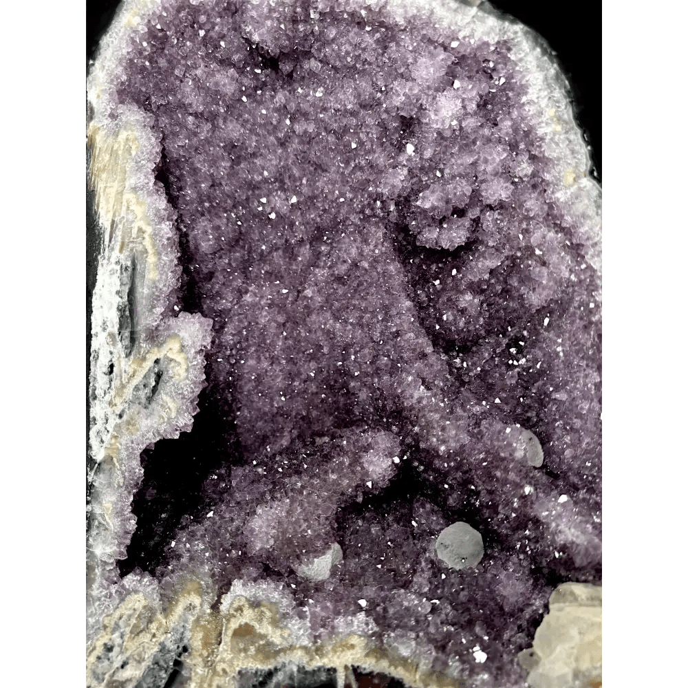 Amethyst druse with calcite - Mitho by Mineralienhotel