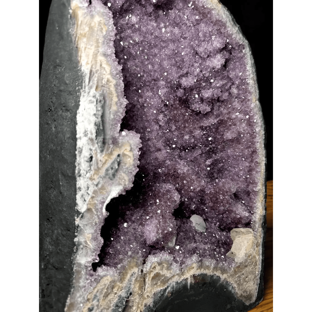 Amethyst druse with calcite - Mitho by Mineralienhotel