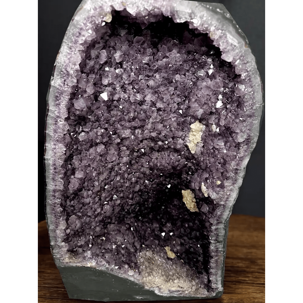 Amethyst druse with calcite crystals - Mitho by Mineralienhotel
