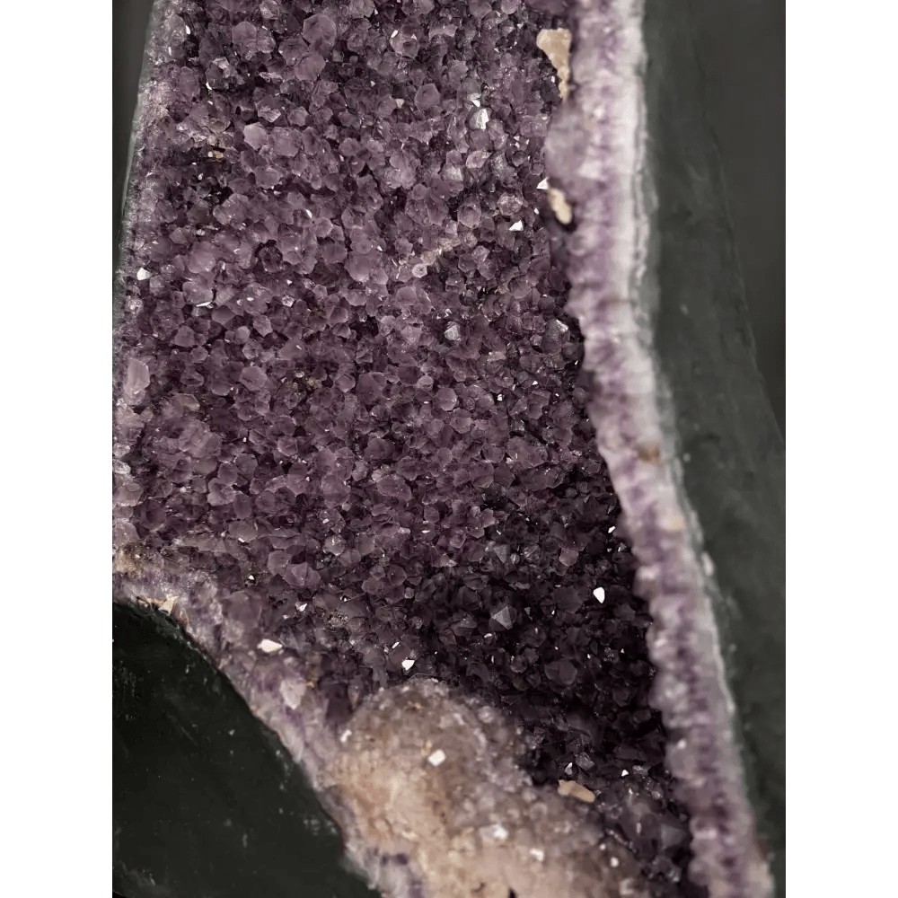 Amethyst druse with calcite crystals - Mitho by Mineralienhotel