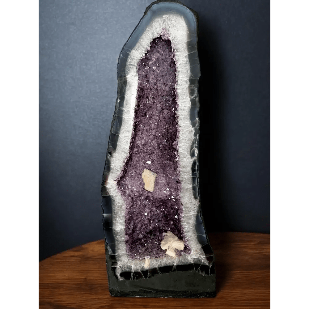 Amethyst druse with natural calcite inclusion - Mitho by Mineralienhotel