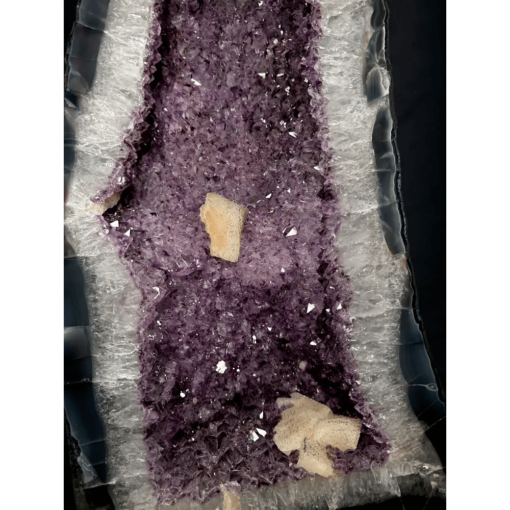 Amethyst druse with natural calcite inclusion - Mitho by Mineralienhotel