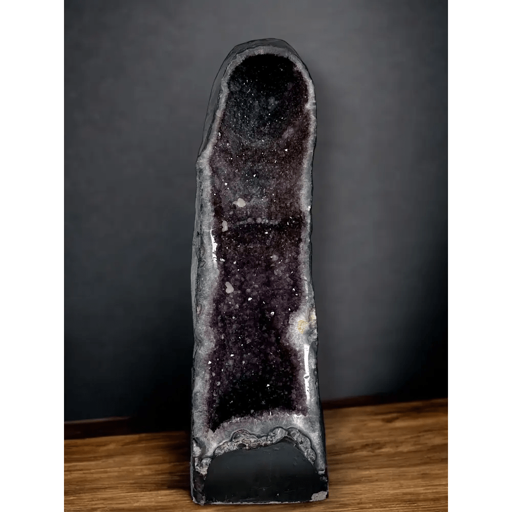 Amethyst druse with thin agate shell & calcite crystals - Mitho by Mineralienhotel