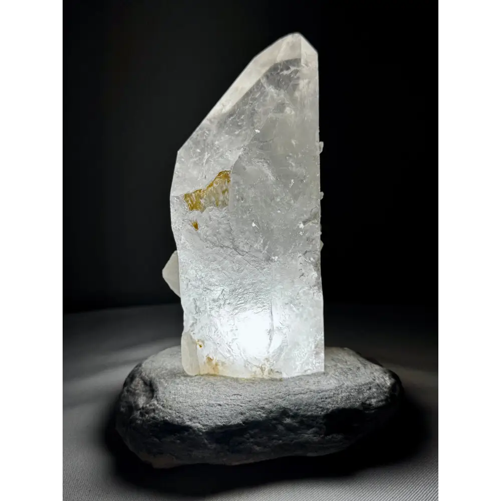 Transparenter Quarz Kristallspitze für Bergkristall-Lampe mit natürlichem Gelbton