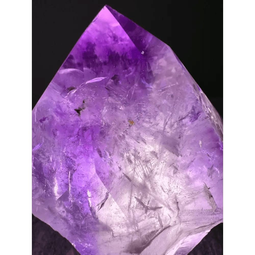 Luminous amethyst lamp - Mitho by Mineralienhotel
