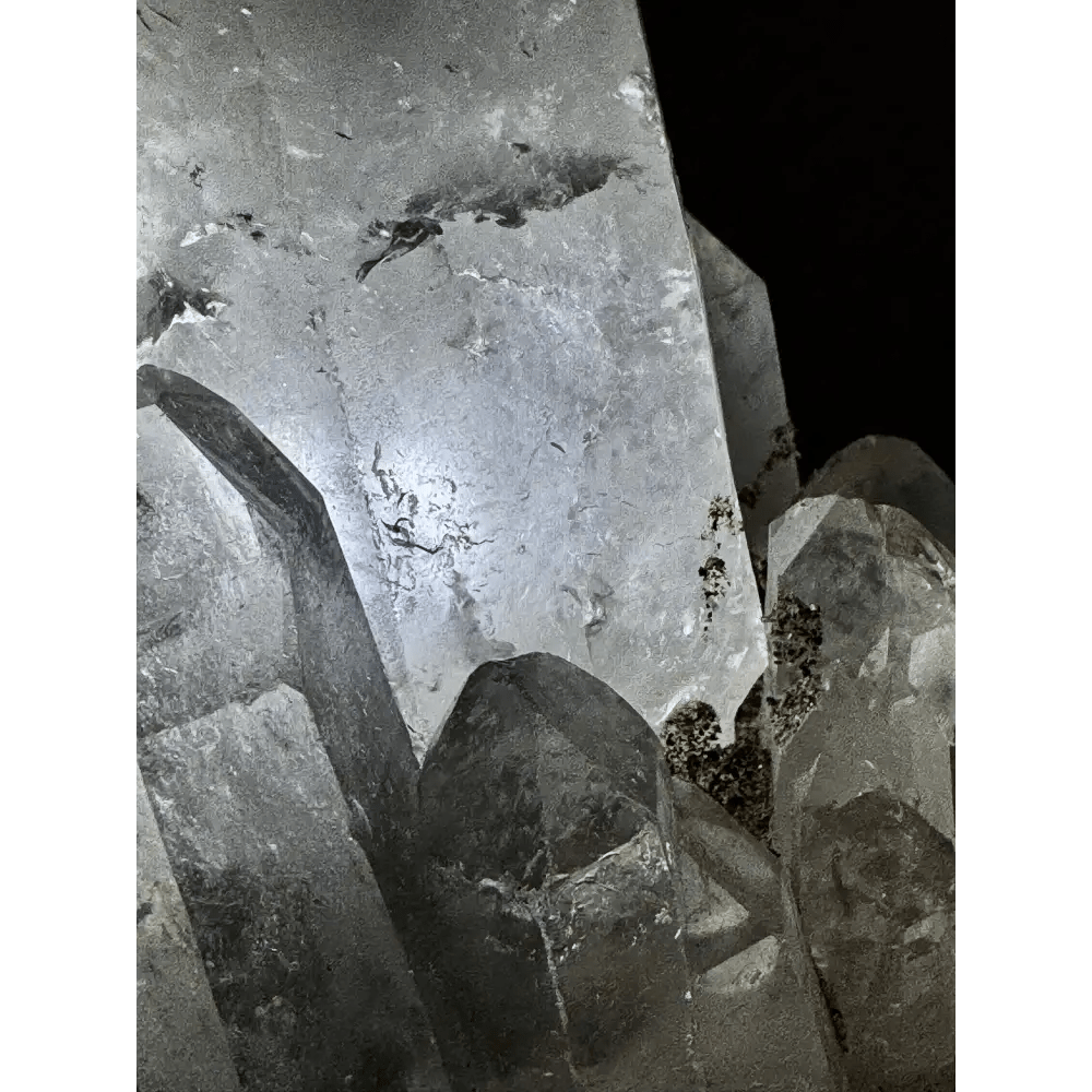 Monumental rock crystal lamp - Mitho by Mineralienhotel