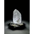 Natural rock crystal lamp - Mitho by Mineralienhotel