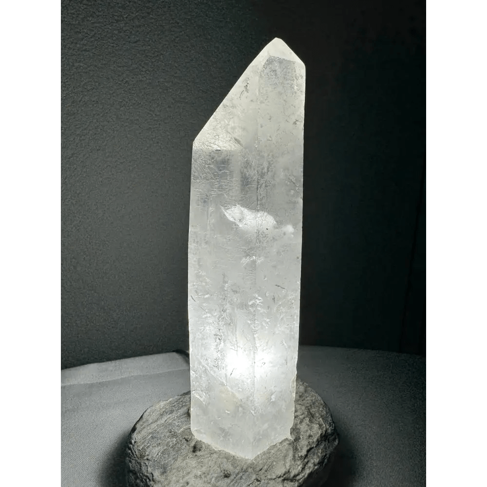 Rock crystal lamp with crystal - clear structure - Mitho by Mineralienhotel