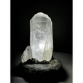 Rock crystal lamp with small crystal point - Mitho by Mineralienhotel